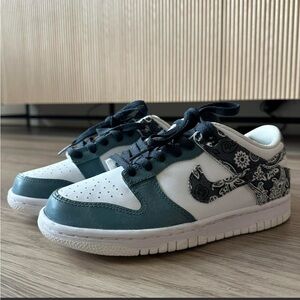 Nike White and Blue Paisley Sneakers